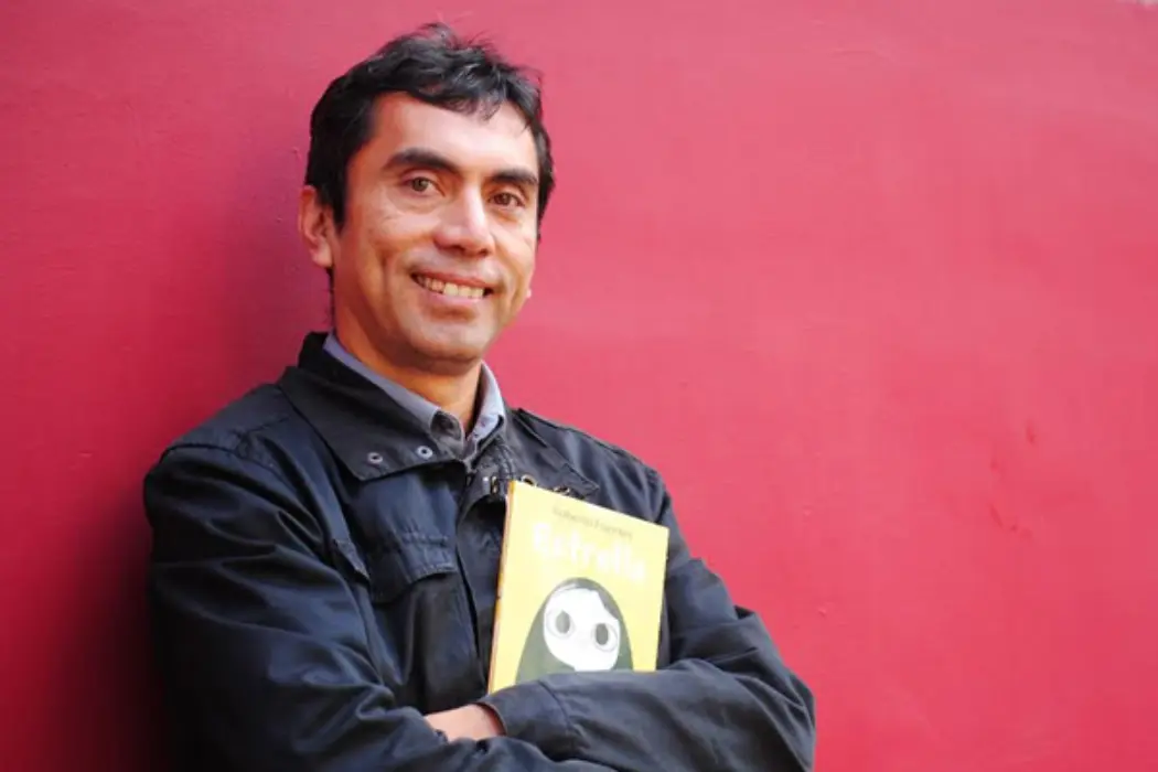 Me Visto De Negro Y Que?