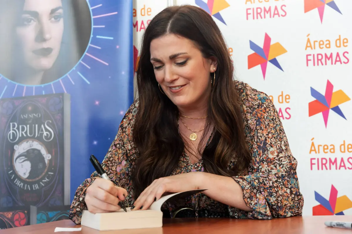 Asesino De Brujas 3: Dioses Y Monstruos