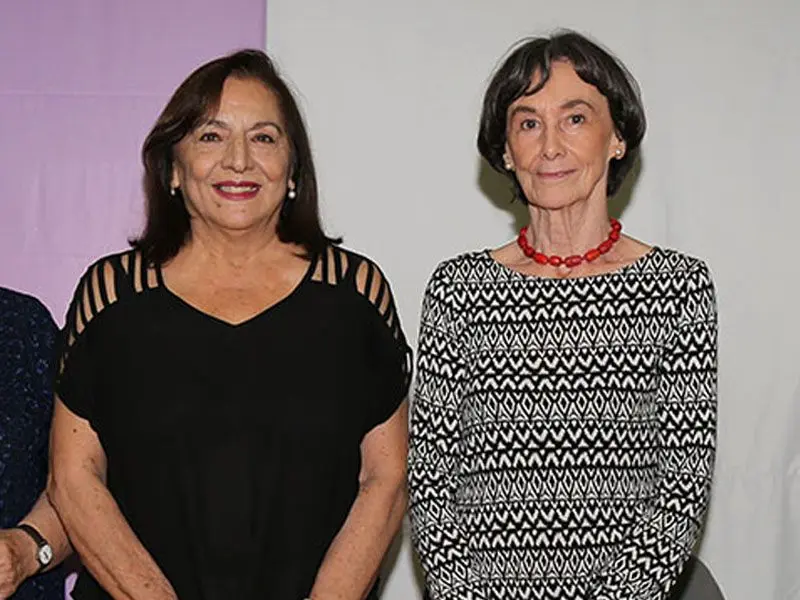 Emilia Y La Dama Negra - Loran