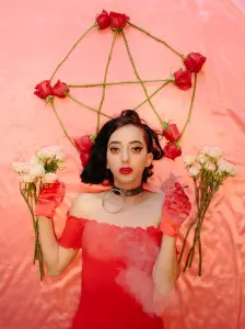 cómo Ser Una Bruja Moderna